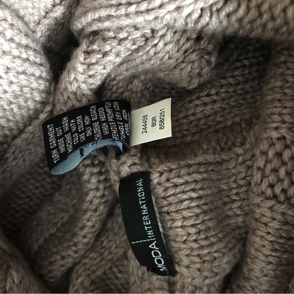 Loose cowl neck sweater. Size Large. - Picture 10 of 10